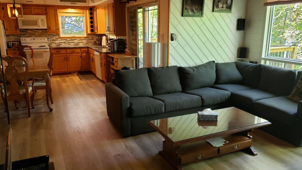 Amherst Cottage | Private River Oasis