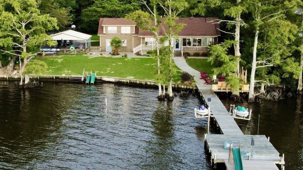 Elizabeth City House | Private Riverfront Retreat - Just outside of Town