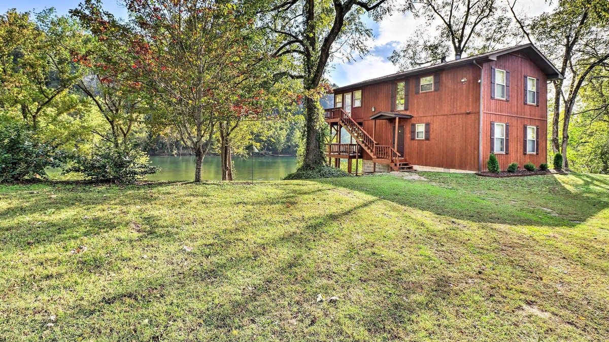 Norfork House | Private Riverfront Home on the White River!