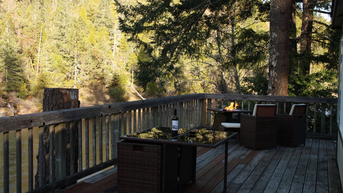 Gasquet House | Private Riverfront Home with deck on the Beautiful Smith River - North Coast, Ca