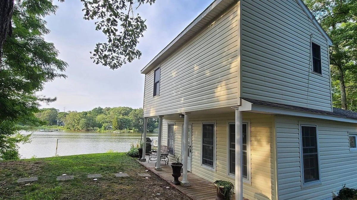 Hague House | Private Riverfront Home with dock