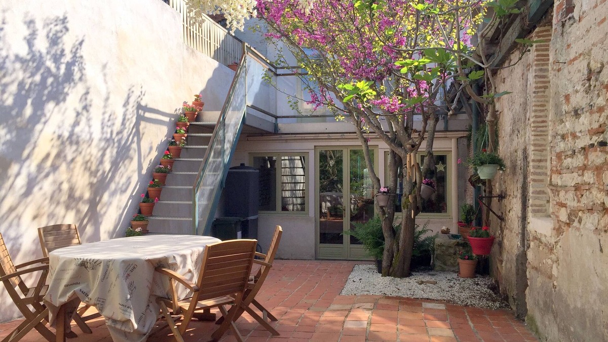 Sainte-Foy-la-Grande House | Private room in townhouse