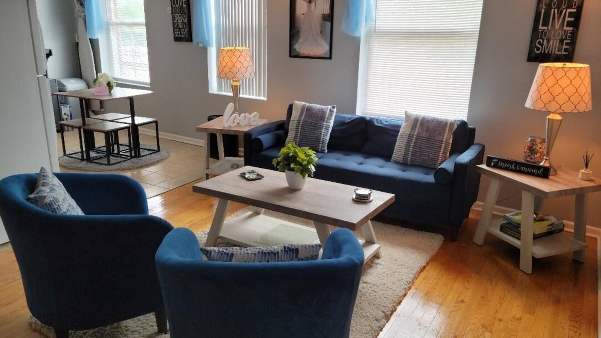 Morgan Park Apartment | Private Romantic 2 Bedroom suite in the beautiful and historic Beverly community
