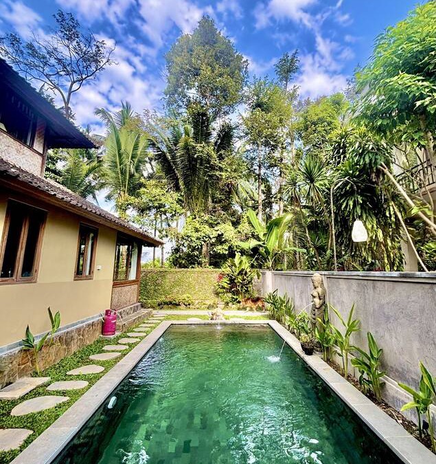 Kedewatan Resort | Private room ∙ 5 guests