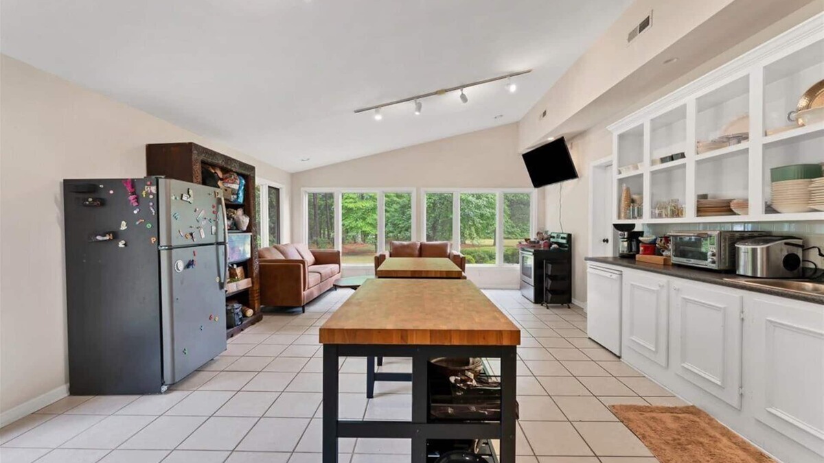 Southern Pines House | Private Room & Bathroom in Southern Pines with WiFi, AC