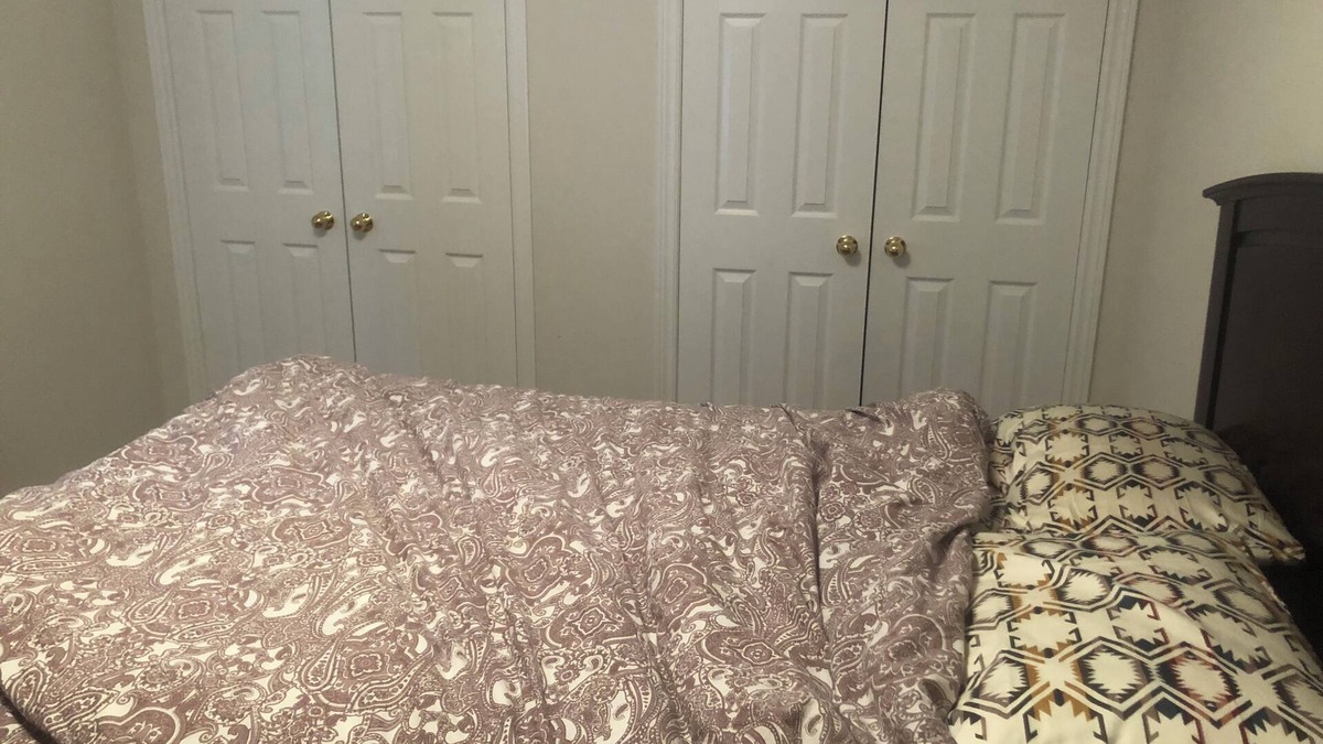 Meadowvale Village House | Private room in a Detached corner house