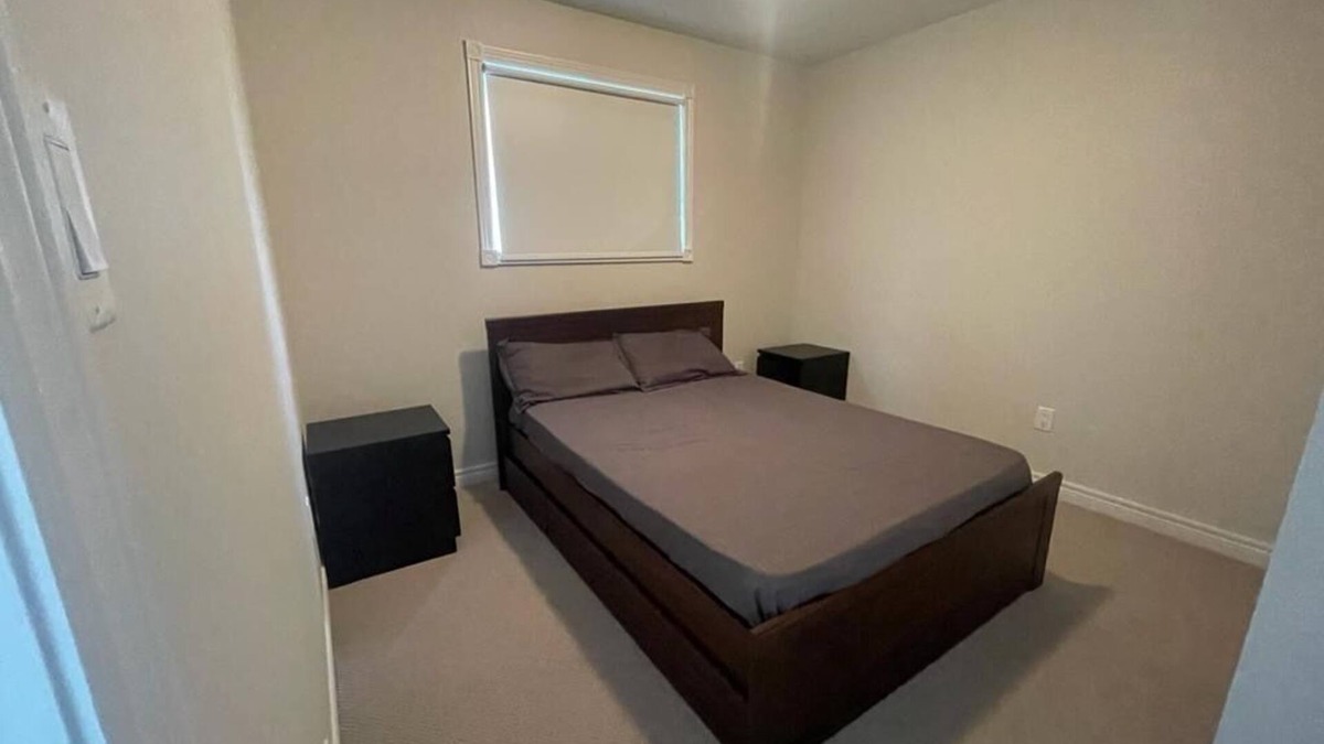 Saint Thomas House | Private room in a quiet and safe neighbourhood of St. Thomas, Ontario.