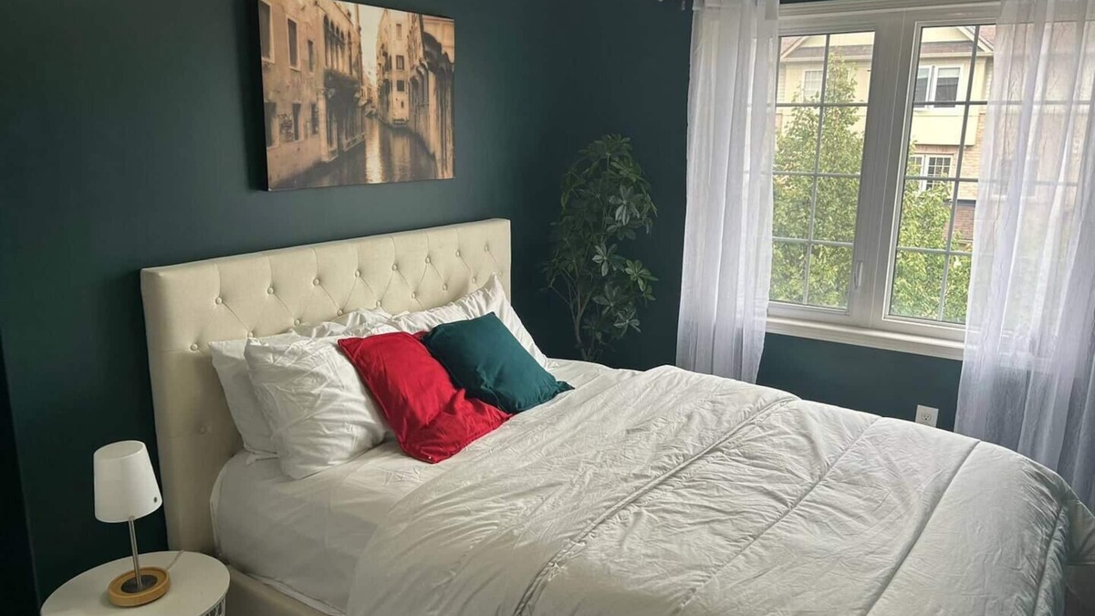 Ajax House | Private Room in Ajax