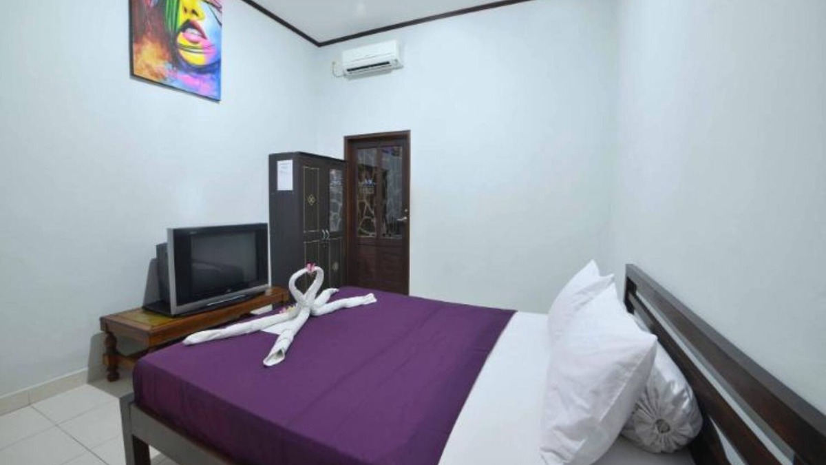 Downtown Kuta House | Private Room in Balinese House, Poppies Lane, Legian Kuta Near Beach (SNTH)