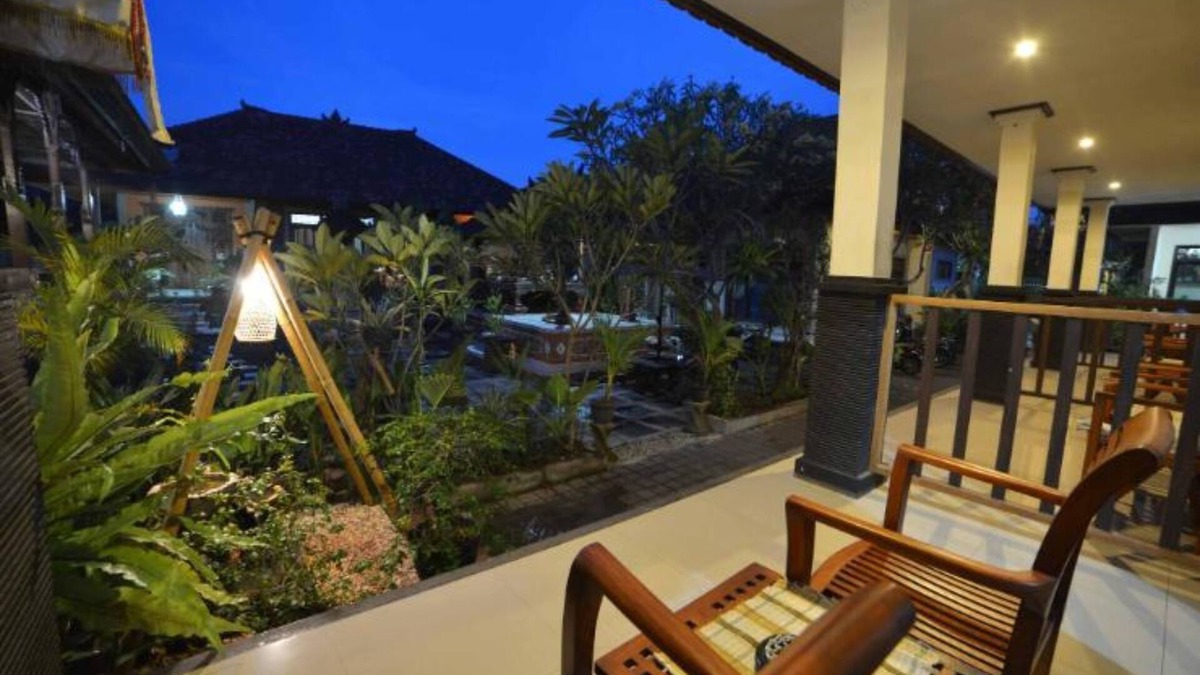 Downtown Kuta House | Private Room in Balinese House, Poppies Lane, Legian Kuta Near Beach (SNTH)