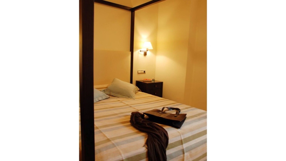 Arbizu Apartment | Private room in charming rural hotel 5