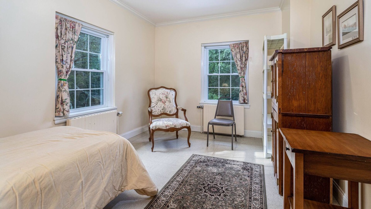 Lancaster House | Private Room in Grand Estate w/ Separate Entrance