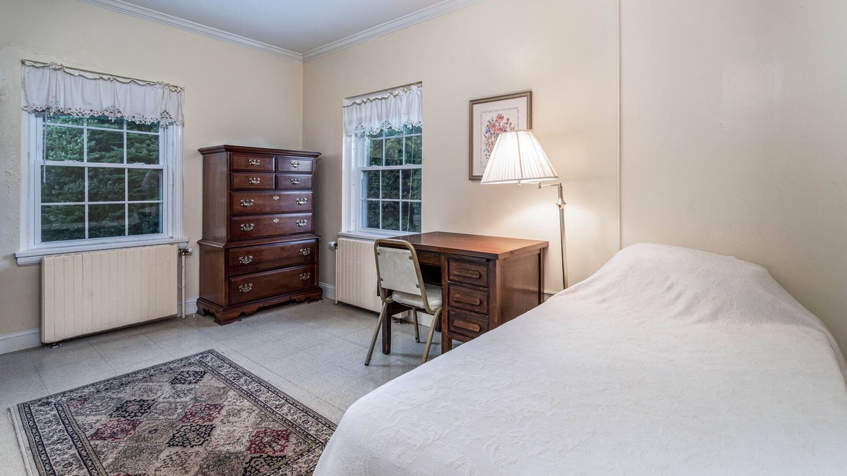 Lancaster House | Private Room in Grand Estate w/ Separate Entrance