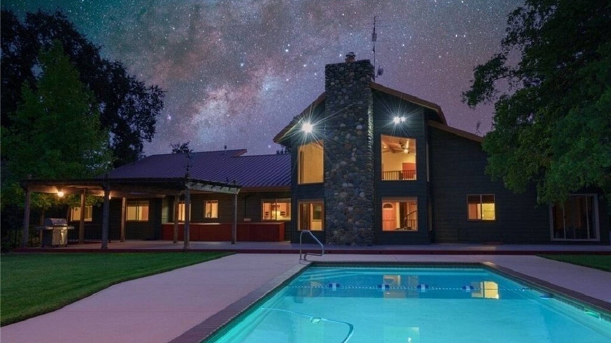 Rackerby House | Private Room in House w Heated Pool, Hot Tub, Sauna, Game Room, Beautiful Nature