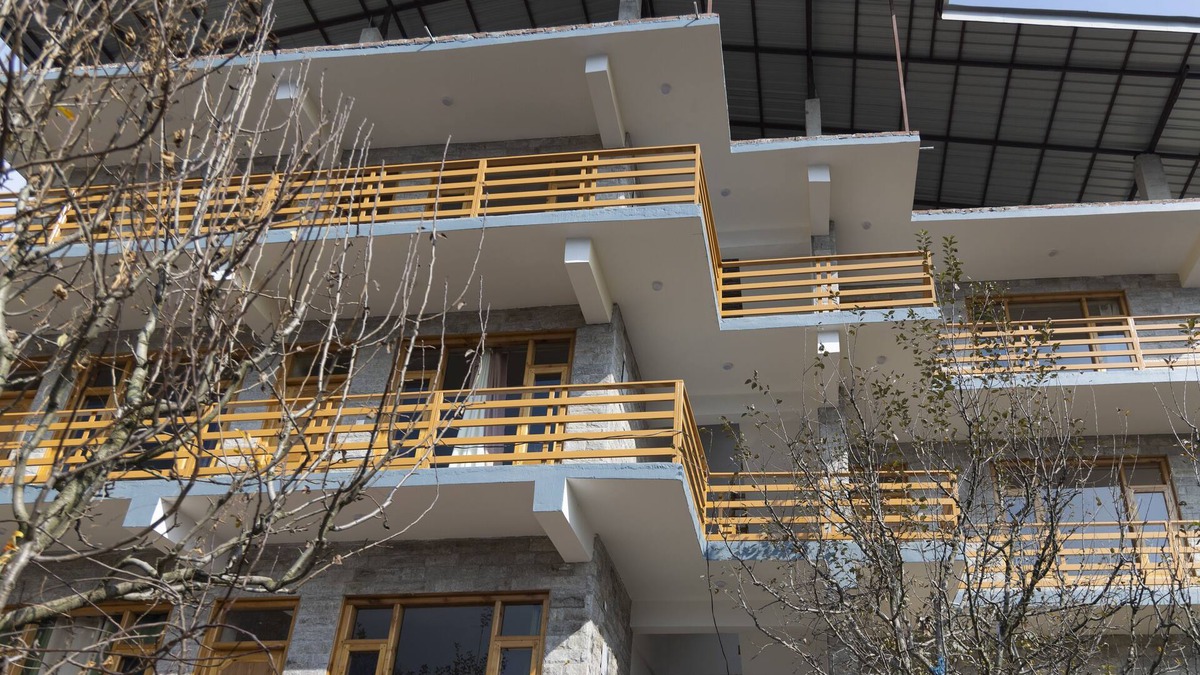 Vashist Other | Private Room in Manali, Mountain and River view Near Manali-4