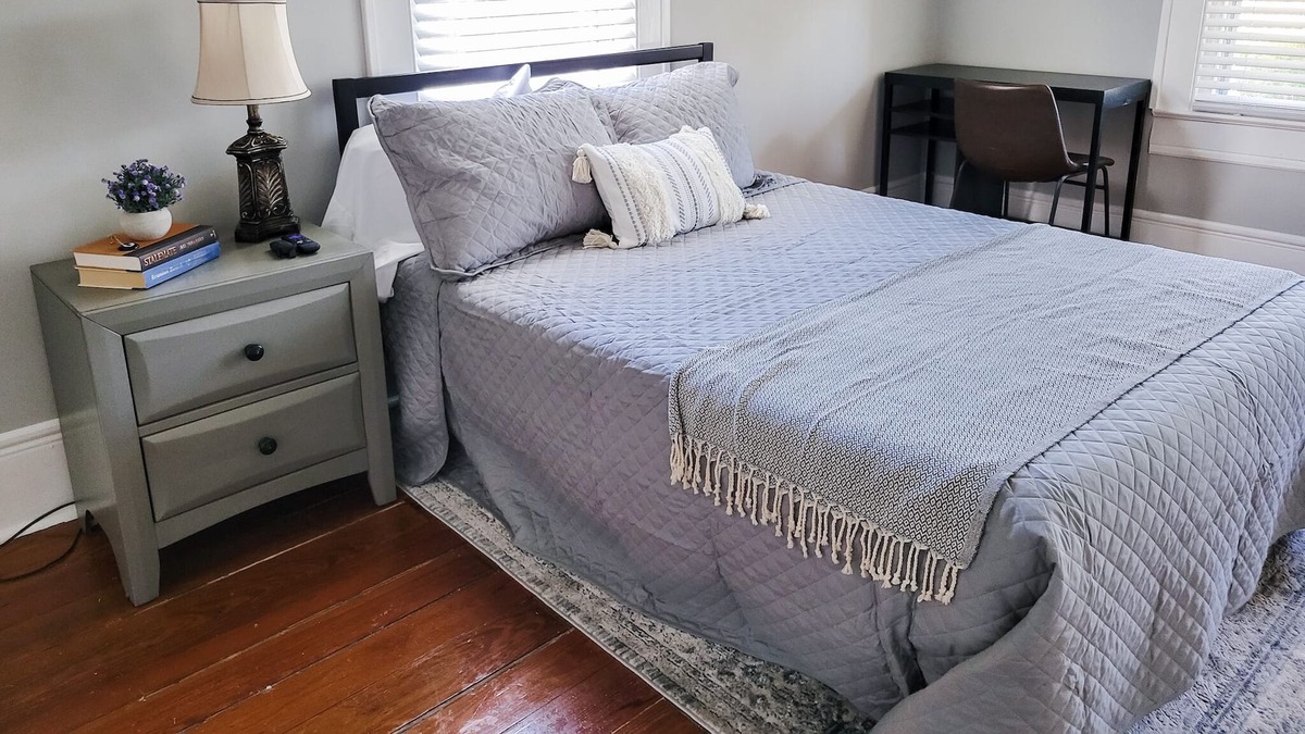Eastman Cottage | Private Room in The Cottage on 5th in Downtown Eastman