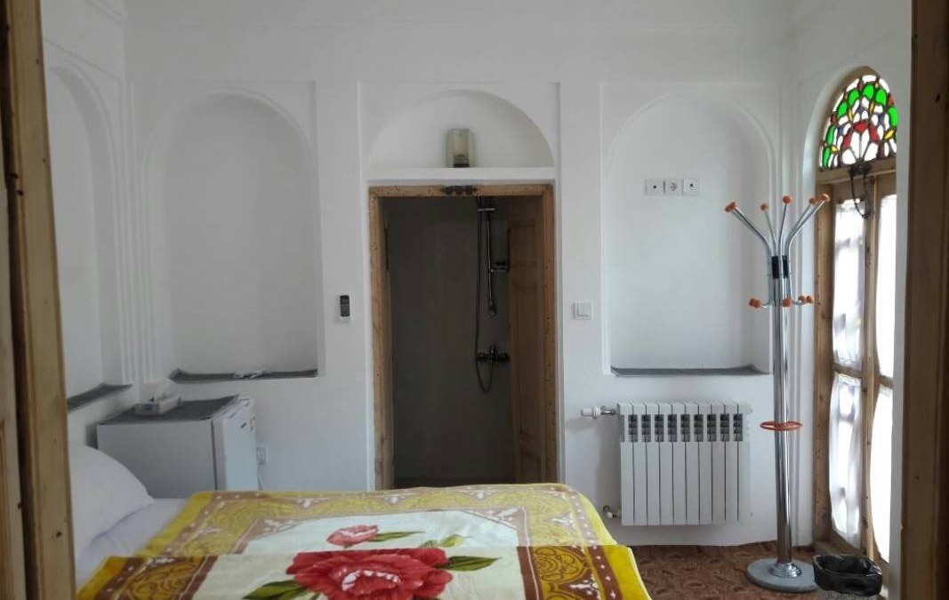 Ashkez̄ar Resort | Private room ∙ 2 guests