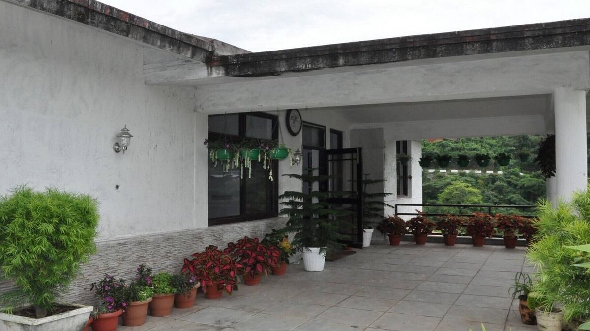 Bullawala House | Private Room Near Unison World School