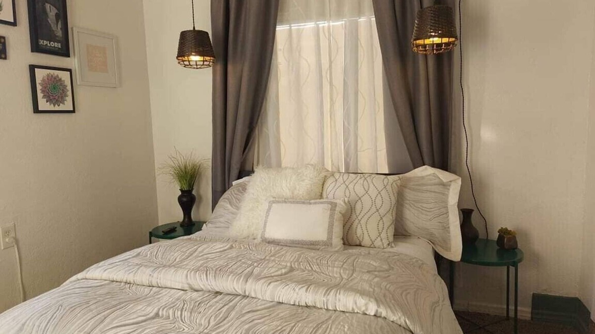 North Las Vegas Bed & Breakfast | Private room with bathroom and your own entrance. Free parking. Near Downtown LV