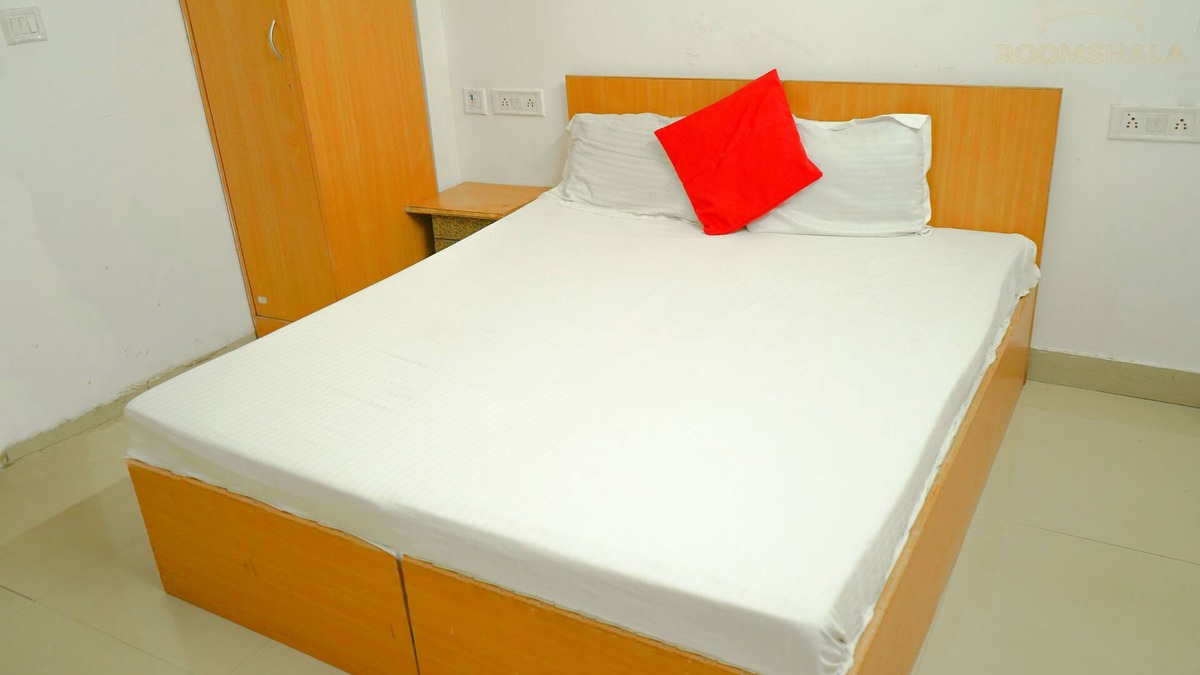 Jangupura Extension Bed & Breakfast | private rooms in lajpat nagar