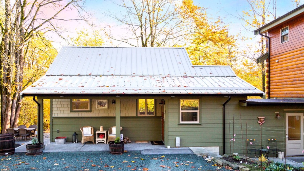 Chemainus Cottage | Private rural cottage in Stocking Creek Park, Cowichan Valley