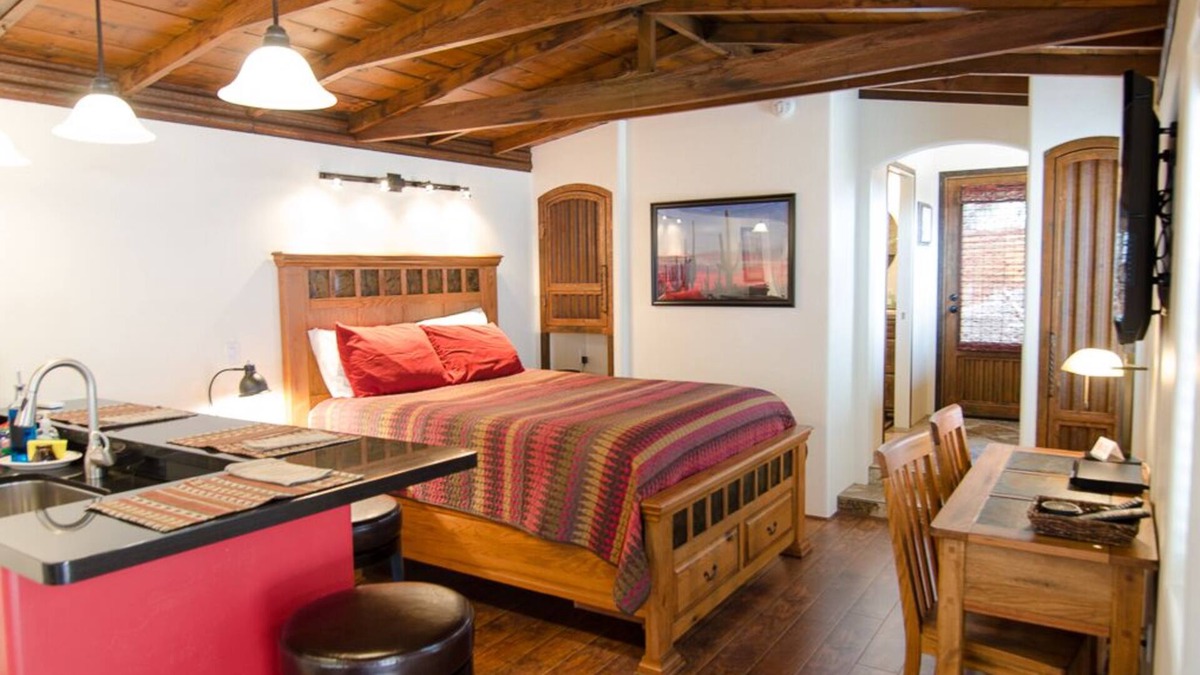 Samos Apartment | Private Rustic Casita 1.5 miles north of U of A and UMC