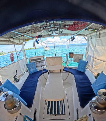 Carti Tupile Boat Rental | Private Sailingboat for two people