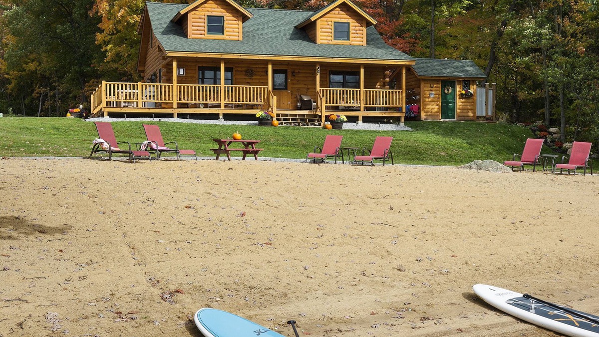Lochmere Cabin | Private sandy beach, boat slips, canoes, kayaks, paddle boards, dog friendly