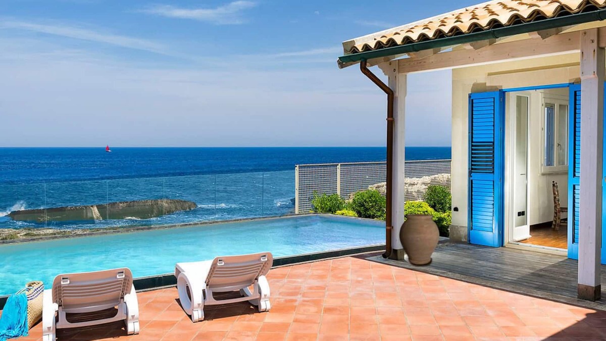 Augusta Villa | Private seafront villa with swimming pool