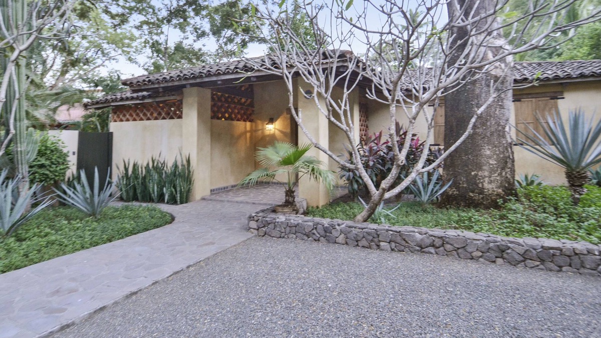 Playa Langosta House | Private,Secluded Tamarindo Beach House -DIRECT BEACH ACCESS Perfect for families
