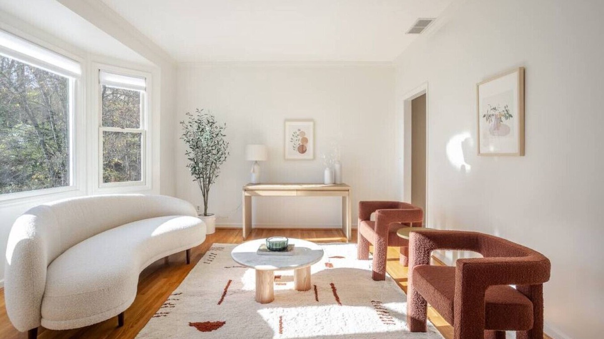 Mount Lookout House | Private, Serene Mt Lookout 5B Retreat w/Garage & EV Charger