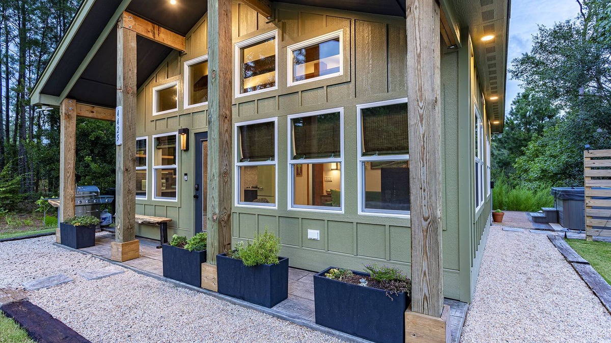 Kitty Hawk Cottage | Private Small House at Kitty Hawk Reserve, OBX! Hot Tub & Beach included!
