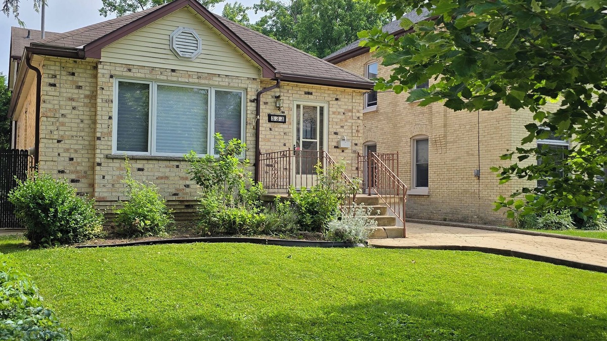 Highland House | Private Spacious Home - Central Location