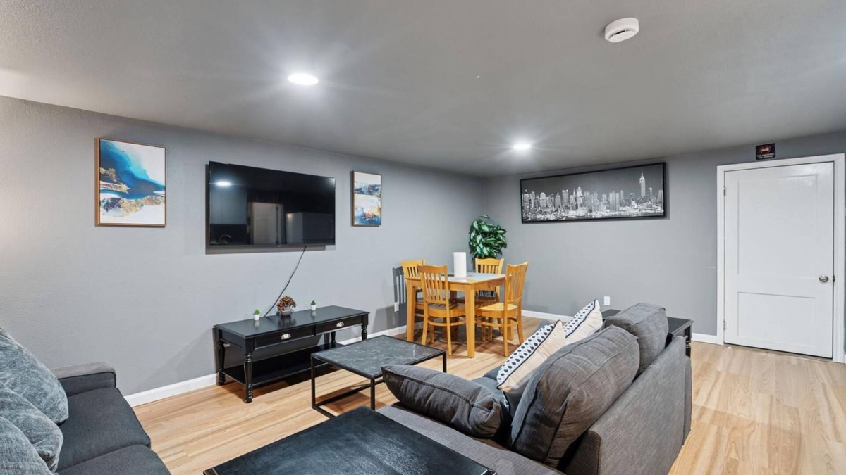 Irving House | Private Stay/Patio,Kitchen/parking/DFW