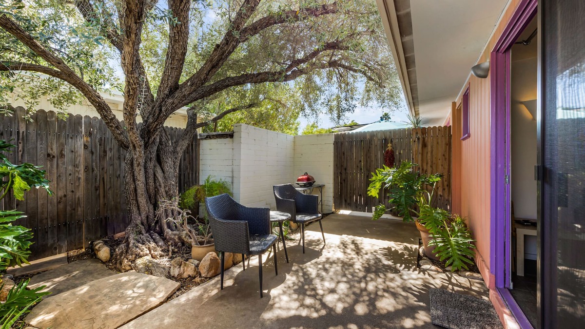 Westward Look Terrace Apartment | Private Studio-Charming Desert Setting W/Mountain Views