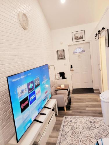 Watertown Apartment | Private studio guesthouse in Watertown CT