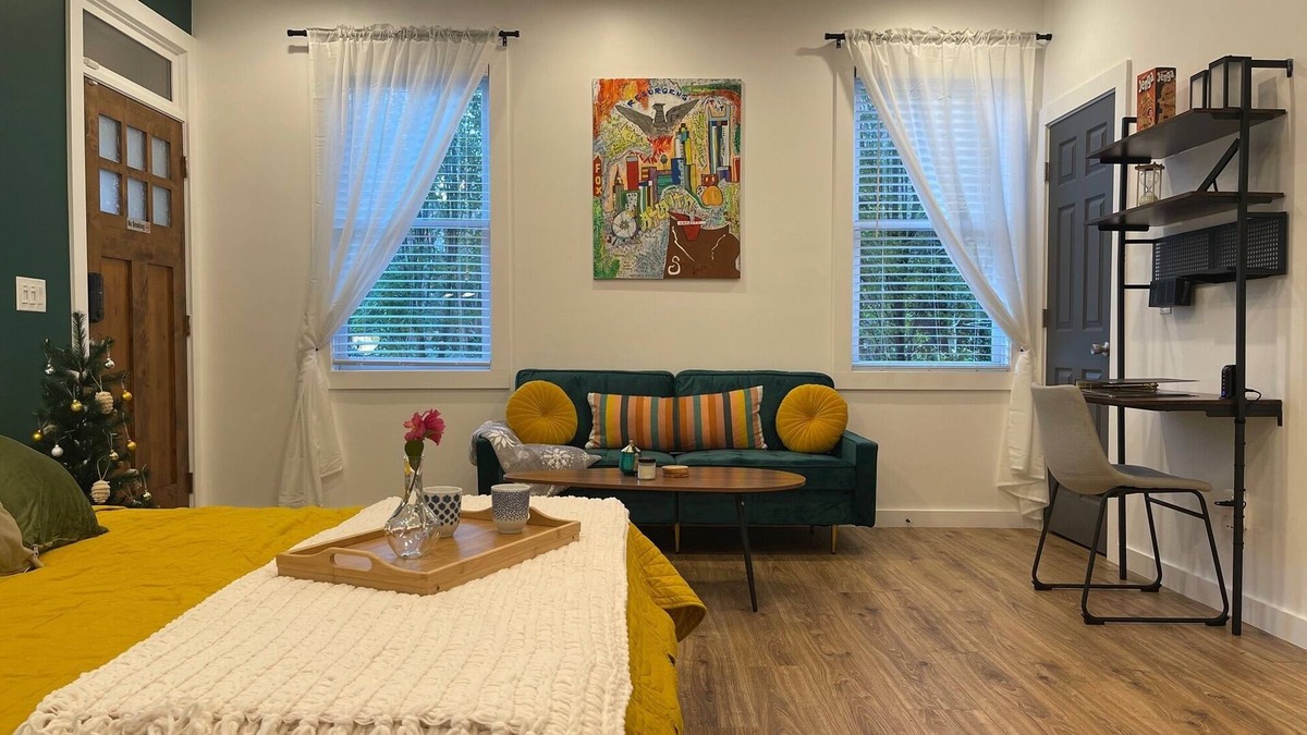 Glenwood Park Apartment | Private Studio-Steps To Beltline-Short/Long Term
