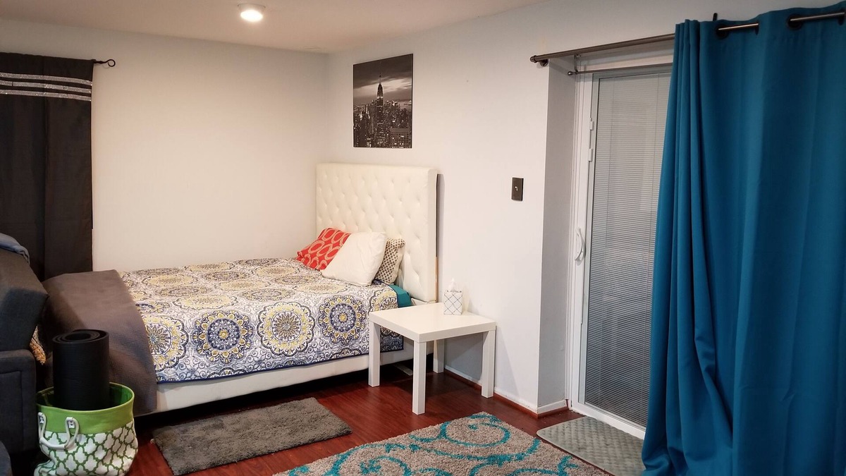 Columbia Apartment | Private Studio w/ Work Space Close to BWI, DC, Baltimore
