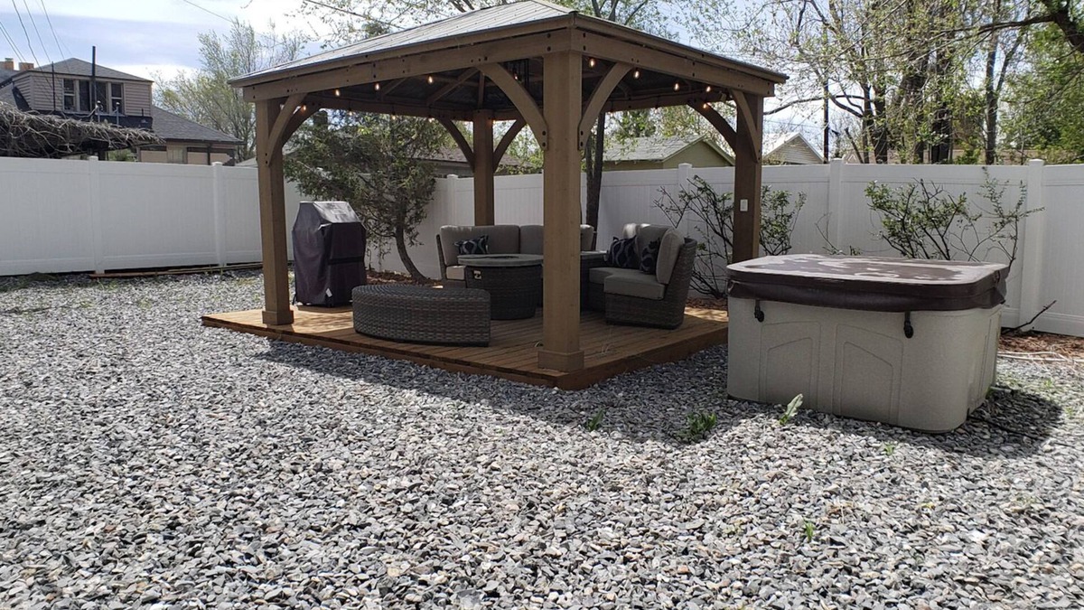 East Central House | Private Sugarhouse Gem, Walkable, Spa, Garage, Gazebo,Fully Fenced Yard, Firepit