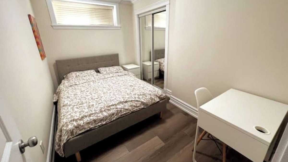 Sunset Apartment | Private suite 1 bed 1 bath - 15 mins YVR/downtown