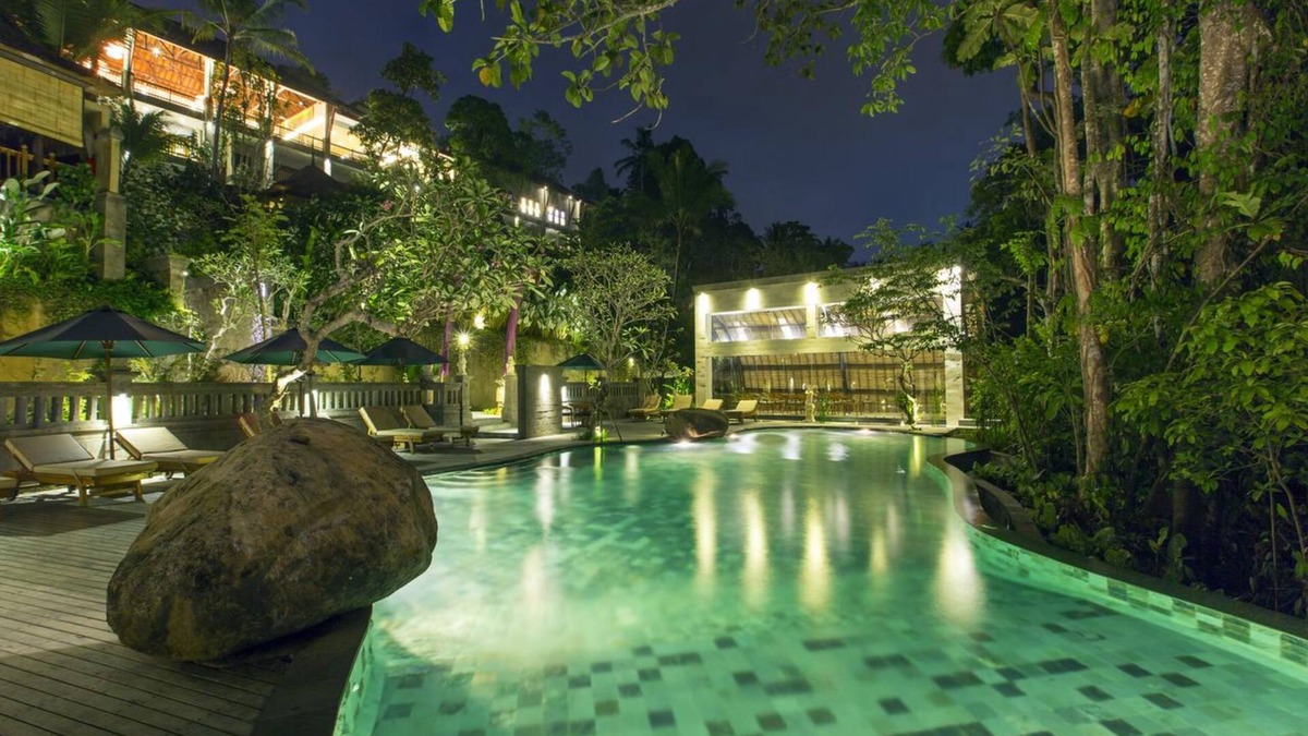 Sambahan Boat Rental | Private suite in Ubud, sleeps 2 people, surrounded by lush green surroundings