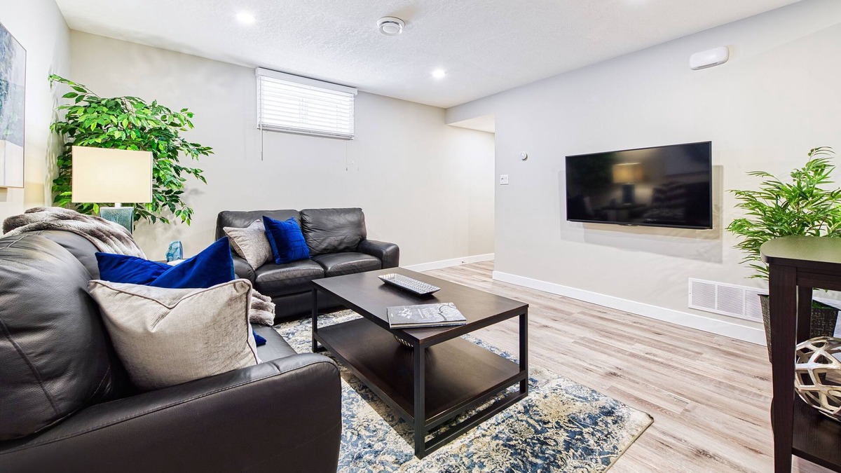 Edmonton Apartment | Private Suite | KING Bed | Professional Cleaning | Newly Renovated!