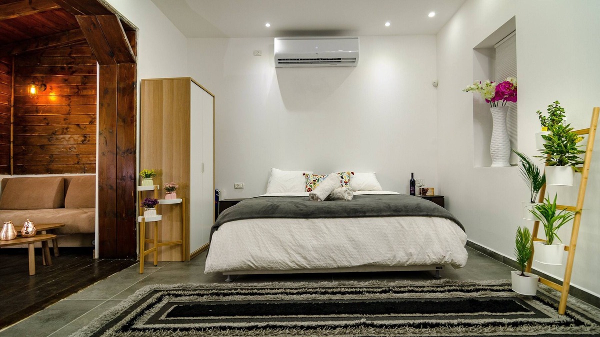 Tiberias Cabin | Private Suite's that provides comfort and beauty to our guests!