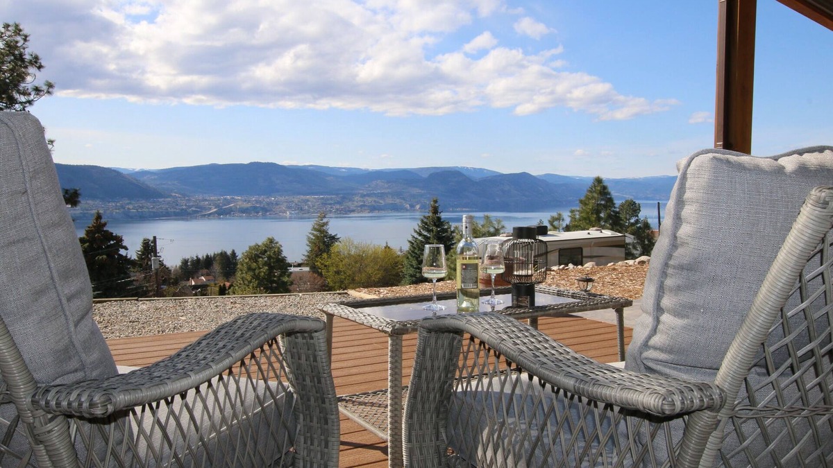 Okanagan-Similkameen Apartment | Private Suite with Amazing Lake View