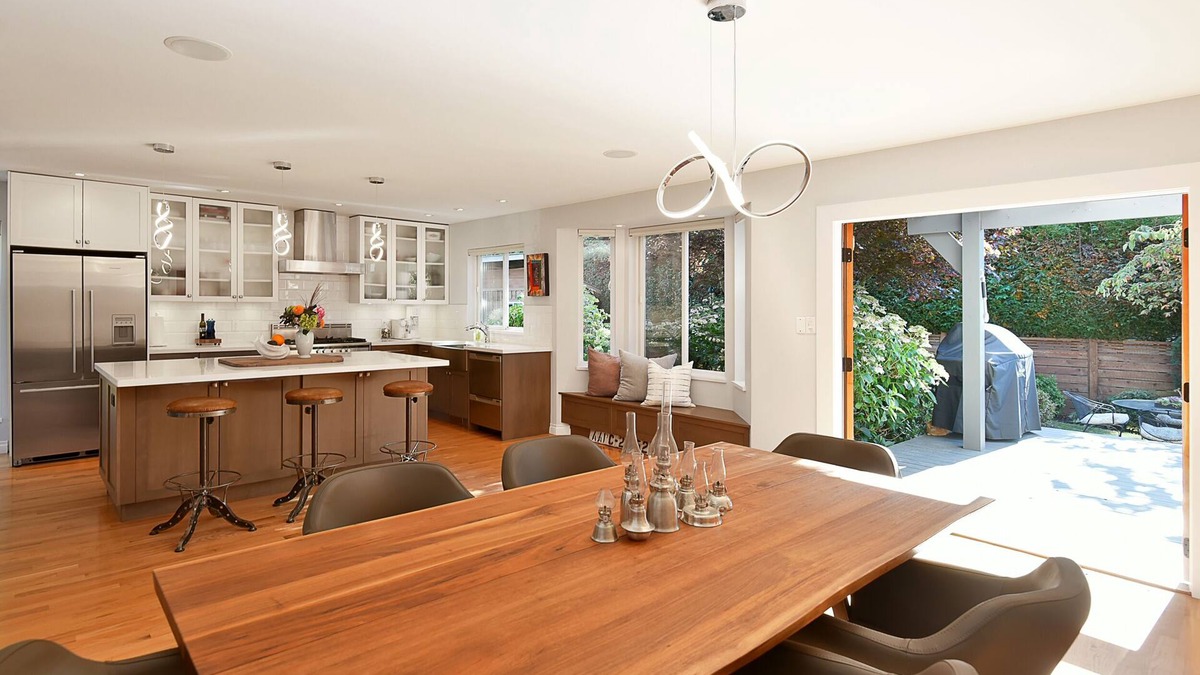 Gibsons House | Private & Sunny Coastal Retreat