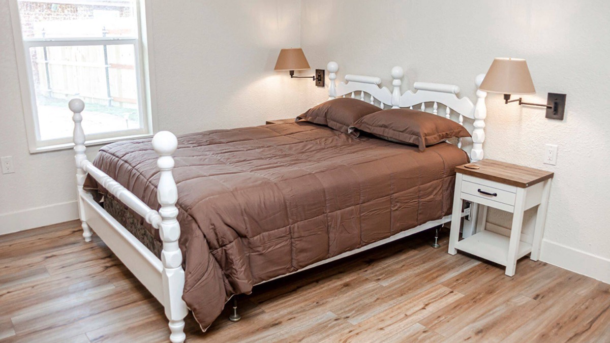 Enid Cabin | Private Sunset Lodge Suite w/Whirlpool Tub +View!