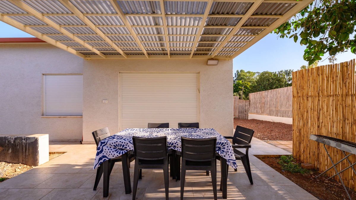 Shadmot Dvora House | Private sweeming pool surrounded by nature .3 bedroom suite 20m to the kineret