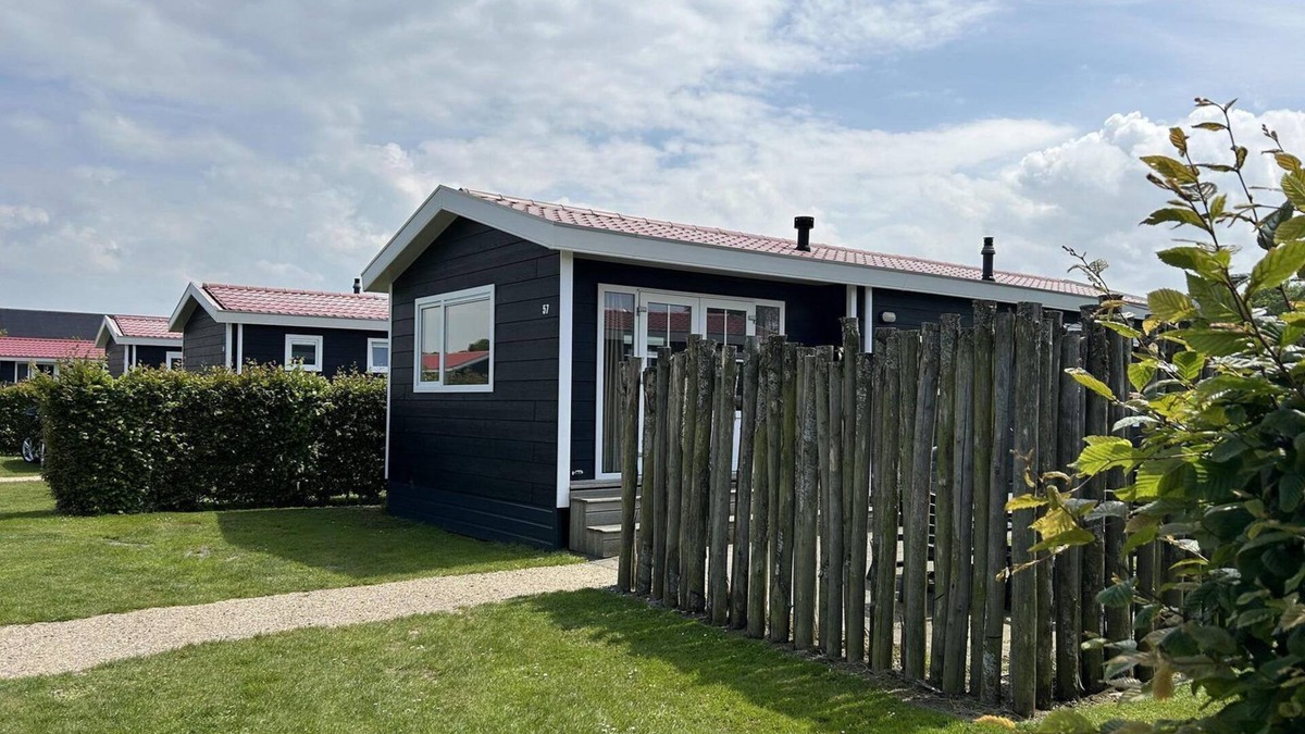 Nieuwvliet House | Private terrace, dogs allowed, close to the animation