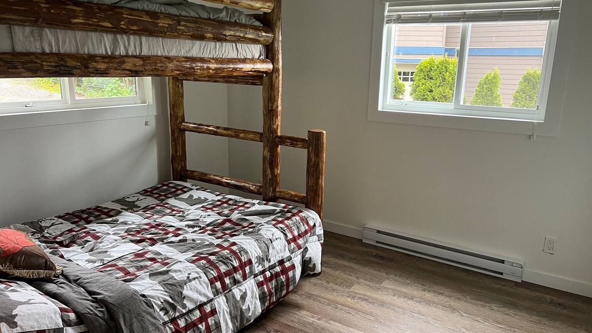 Mission House | Private & Tranquil Lakeside Retreat