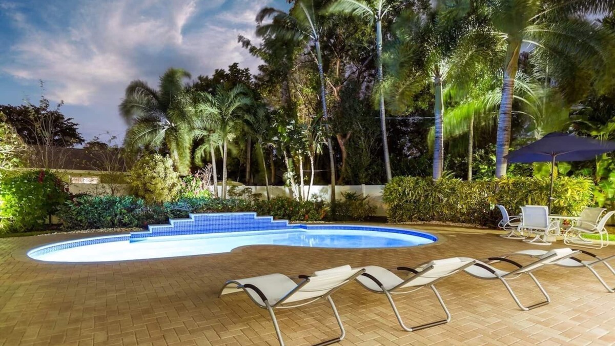 Wilton Manors House | Private Tropical Oasis, Pool! Walk to shopping & entertainment. Great Location.